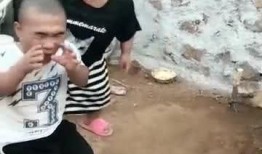 老公爆料老婆吃鸡腿视频,老婆偷吃鸡腿，甜蜜瞬间引网友热议