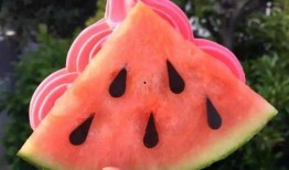 威海吃瓜网红是谁,揭秘当地美食圈风云人物！”