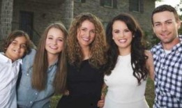 妈妈爆料丈夫结婚视频,揭秘甜蜜瞬间