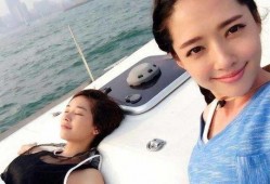 娱乐圈最新爆料论坛网红,网红论坛最新爆料，揭秘明星幕后真相